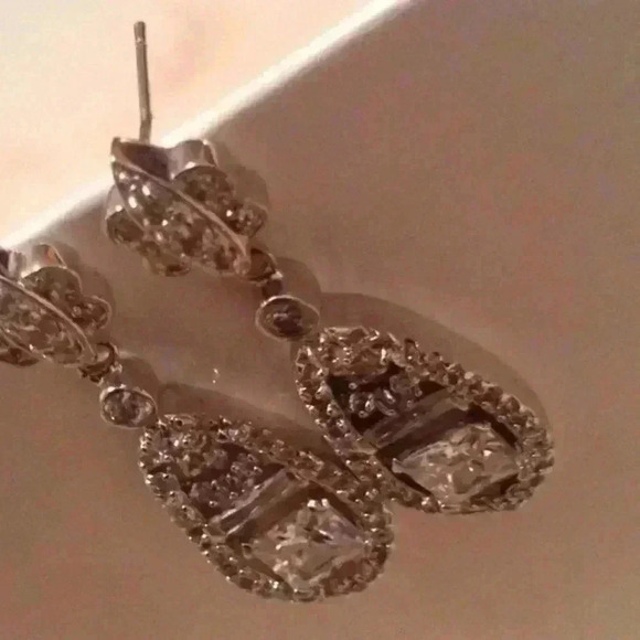 Diamond cubic zircon earrings - Picture 4 of 4